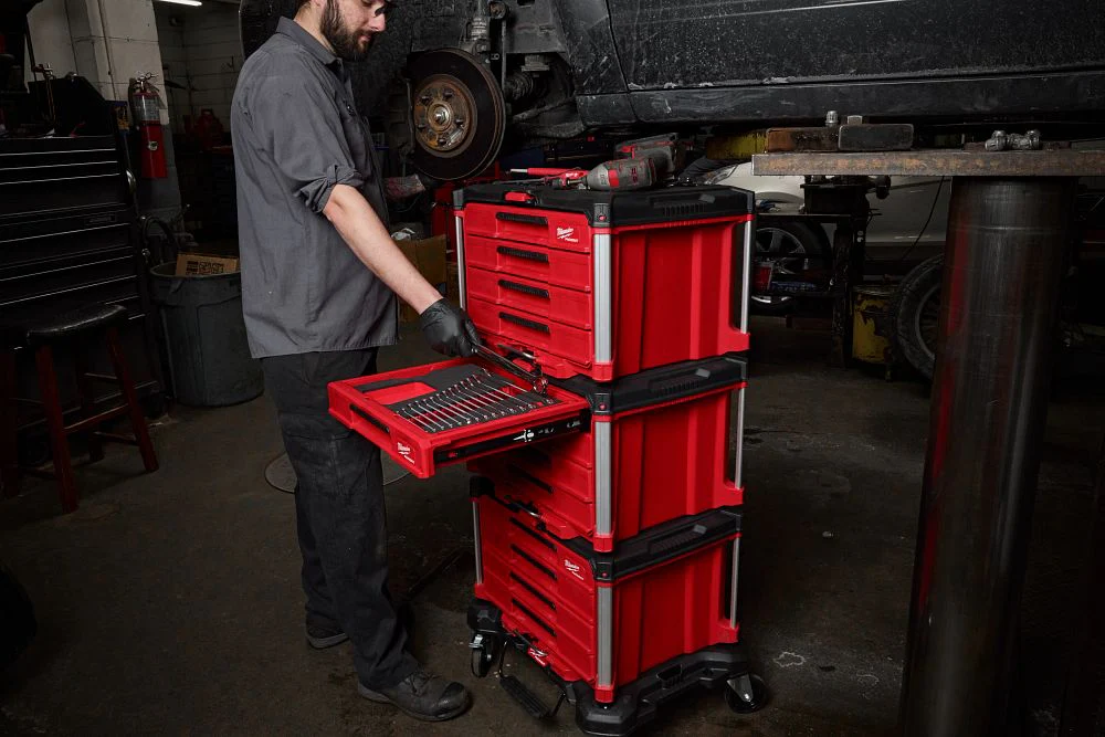 Milwaukee drawers car mechanic 3